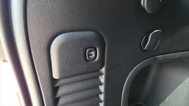used 2022 Jeep Grand Cherokee car, priced at $34,701