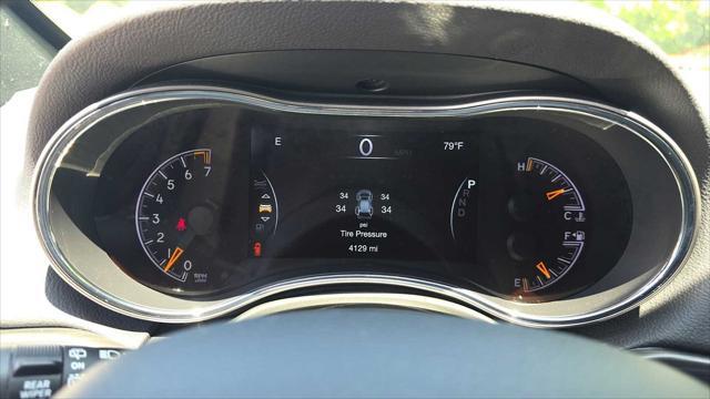 used 2022 Jeep Grand Cherokee car, priced at $34,701