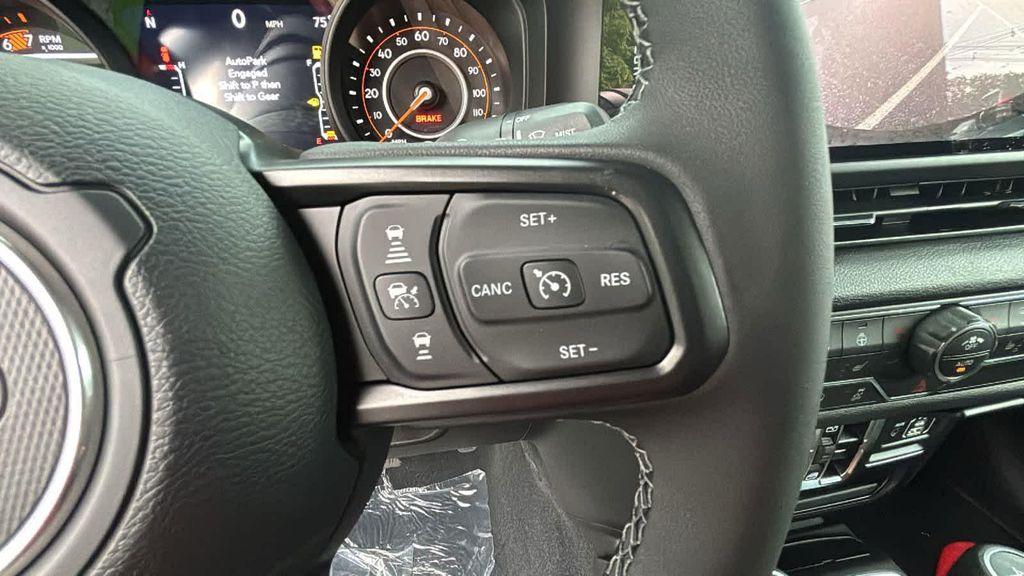 new 2025 Jeep Wrangler car, priced at $46,677