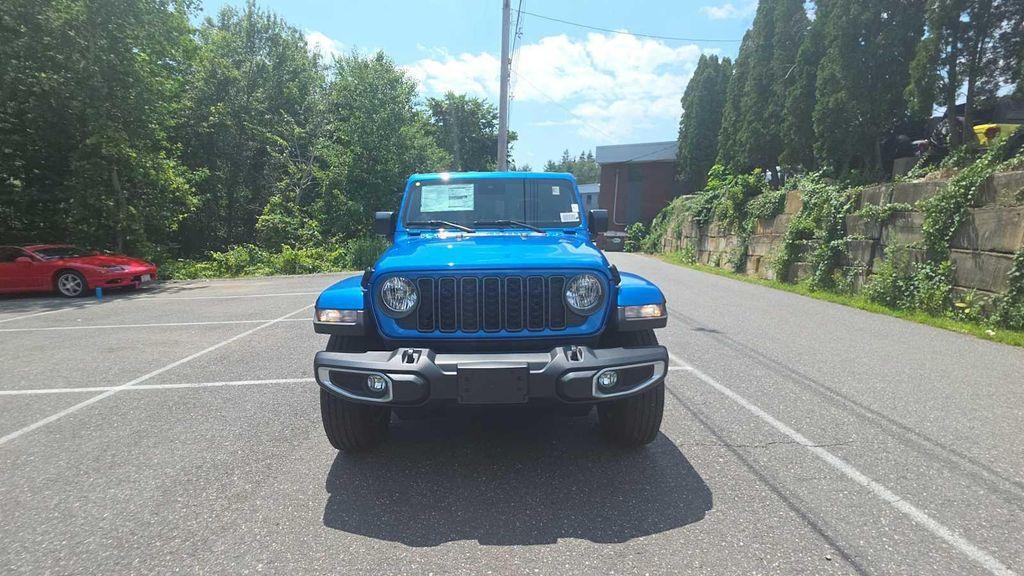 new 2025 Jeep Gladiator car, priced at $51,062