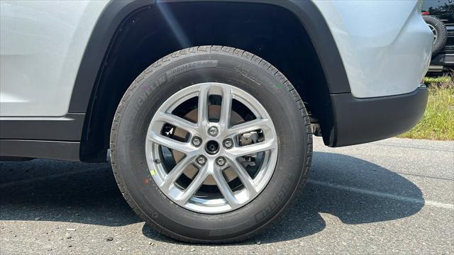 new 2024 Jeep Grand Cherokee car, priced at $40,983