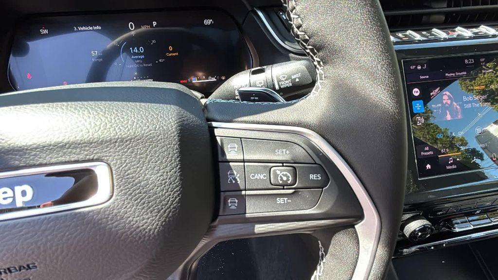 new 2025 Jeep Grand Cherokee car, priced at $41,726