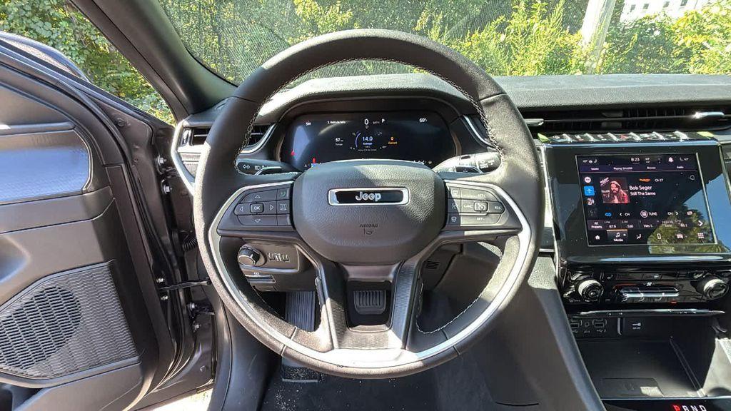 new 2025 Jeep Grand Cherokee car, priced at $41,726