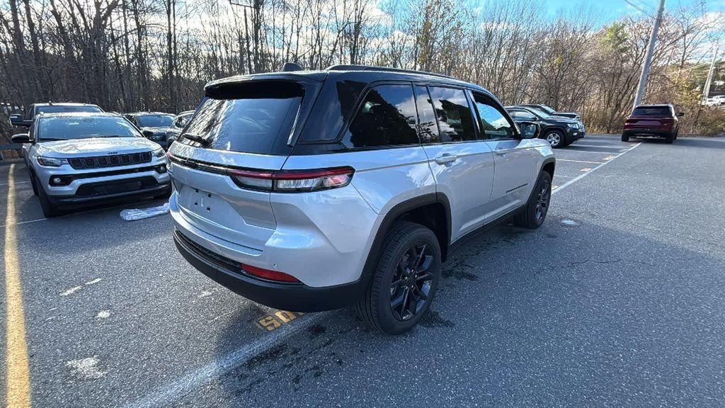 new 2025 Jeep Grand Cherokee car, priced at $51,284