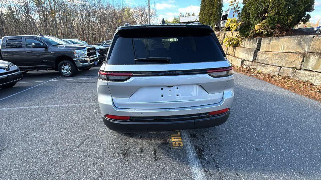 new 2025 Jeep Grand Cherokee car, priced at $51,284