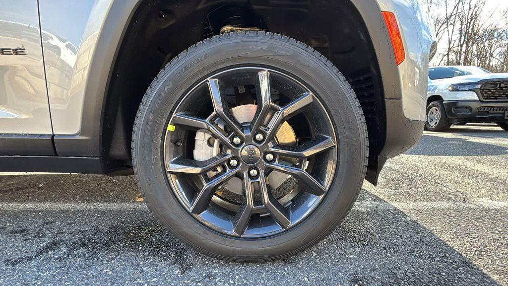 new 2025 Jeep Grand Cherokee car, priced at $51,284