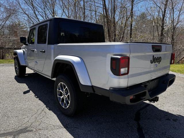 new 2024 Jeep Gladiator car, priced at $46,218