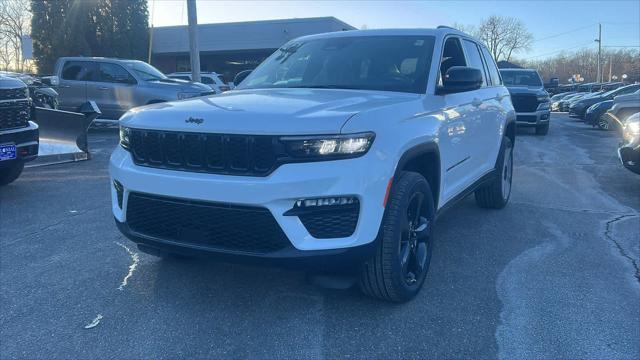 new 2025 Jeep Grand Cherokee car, priced at $49,522