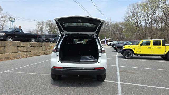 new 2025 Jeep Grand Cherokee car, priced at $47,922