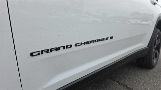 new 2025 Jeep Grand Cherokee car, priced at $47,922