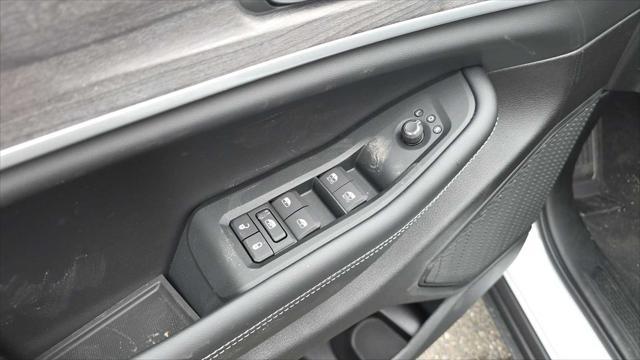 new 2025 Jeep Grand Cherokee car, priced at $47,922
