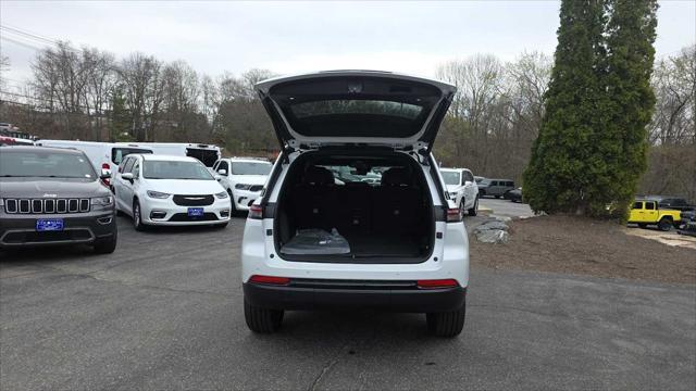 new 2025 Jeep Grand Cherokee car, priced at $47,922
