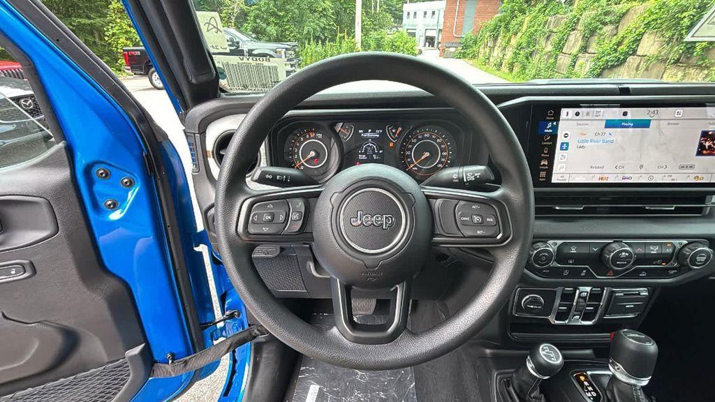 new 2025 Jeep Gladiator car, priced at $42,606