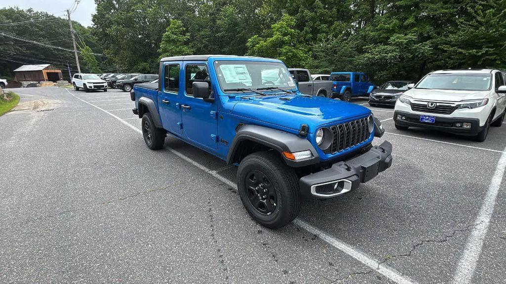 new 2025 Jeep Gladiator car, priced at $42,606