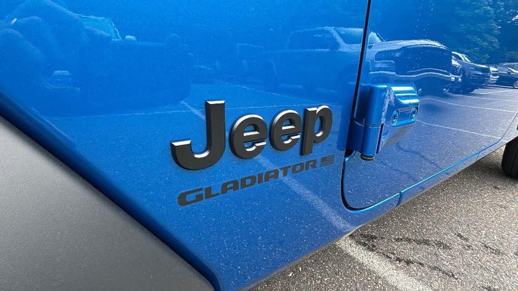 new 2025 Jeep Gladiator car, priced at $42,606