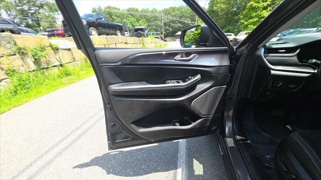 used 2022 Jeep Grand Cherokee car, priced at $31,559