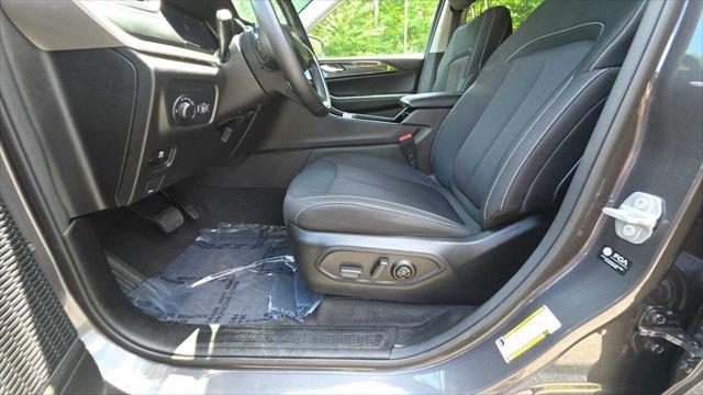 used 2022 Jeep Grand Cherokee car, priced at $31,559
