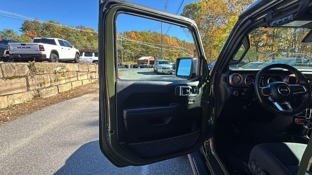 used 2023 Jeep Gladiator car, priced at $43,977