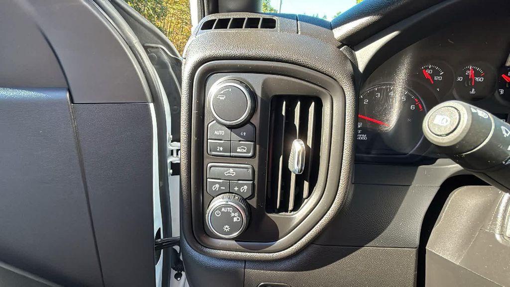 used 2022 Chevrolet Silverado 1500 car, priced at $31,177