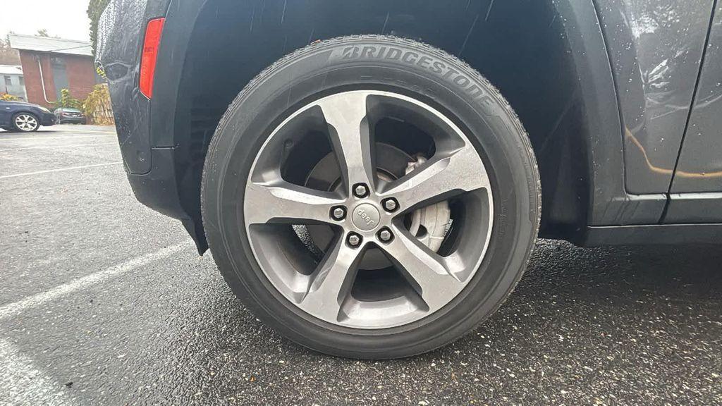 used 2023 Jeep Grand Cherokee car, priced at $33,977