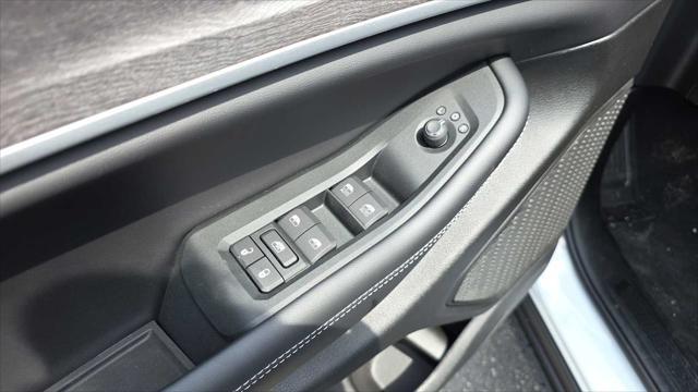 new 2025 Jeep Grand Cherokee car, priced at $47,922