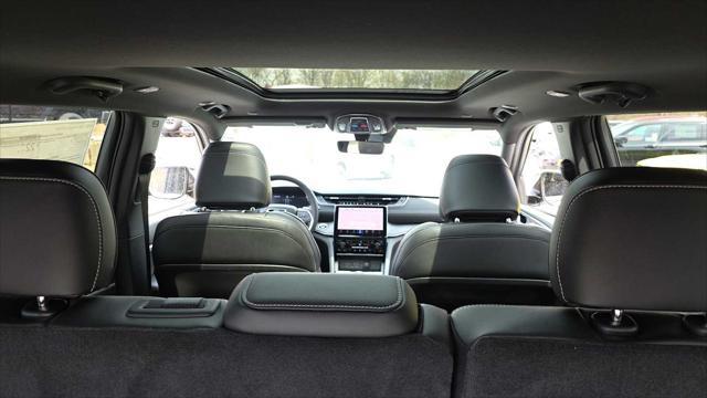 new 2025 Jeep Grand Cherokee car, priced at $47,922