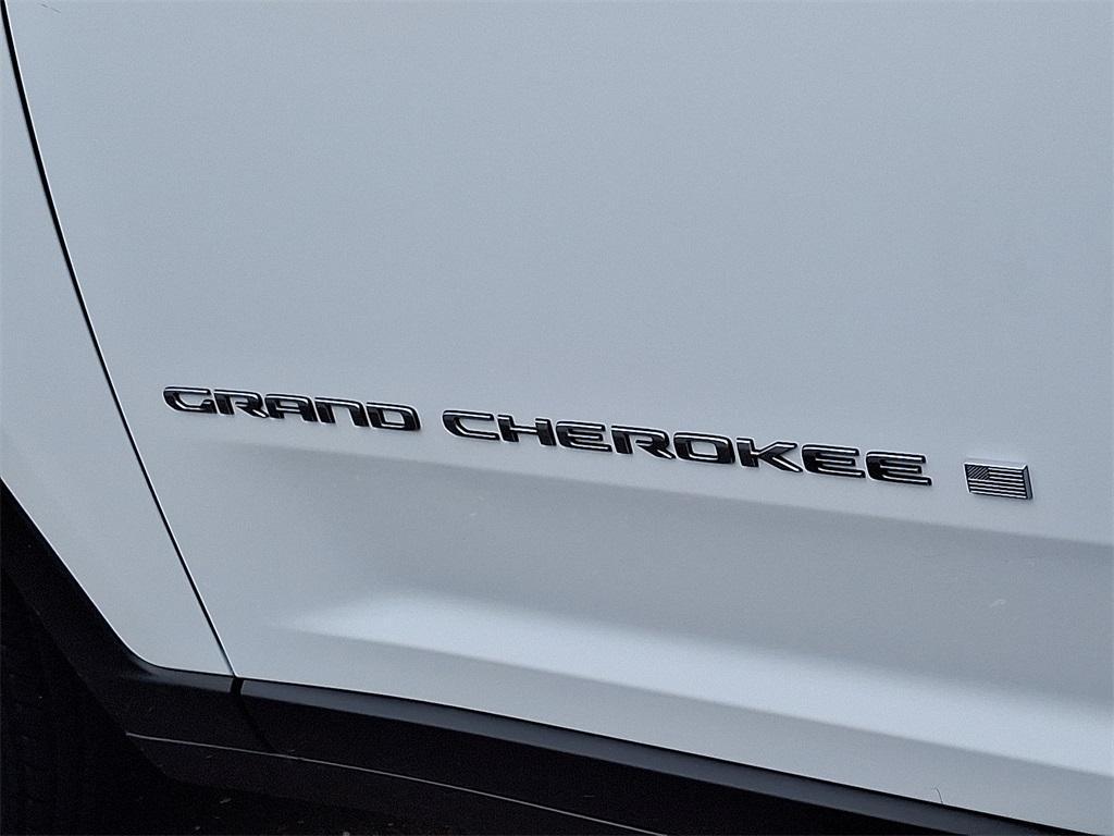 new 2025 Jeep Grand Cherokee car, priced at $38,848
