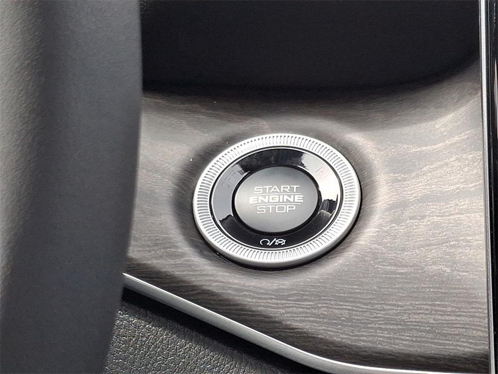 new 2025 Jeep Grand Cherokee L car, priced at $52,181