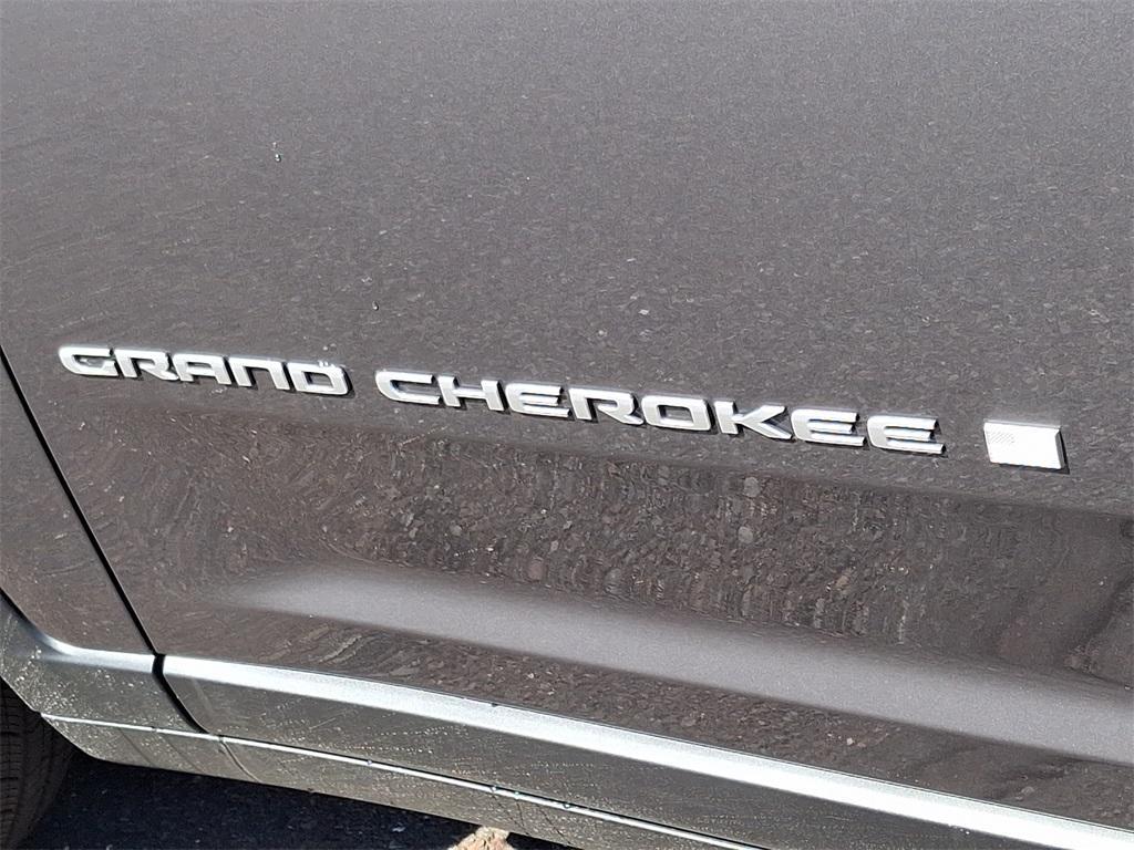 new 2025 Jeep Grand Cherokee L car, priced at $49,052