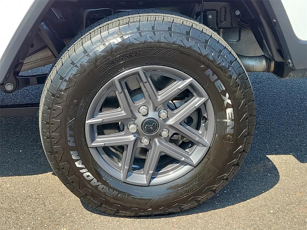 used 2021 Jeep Gladiator car, priced at $30,677