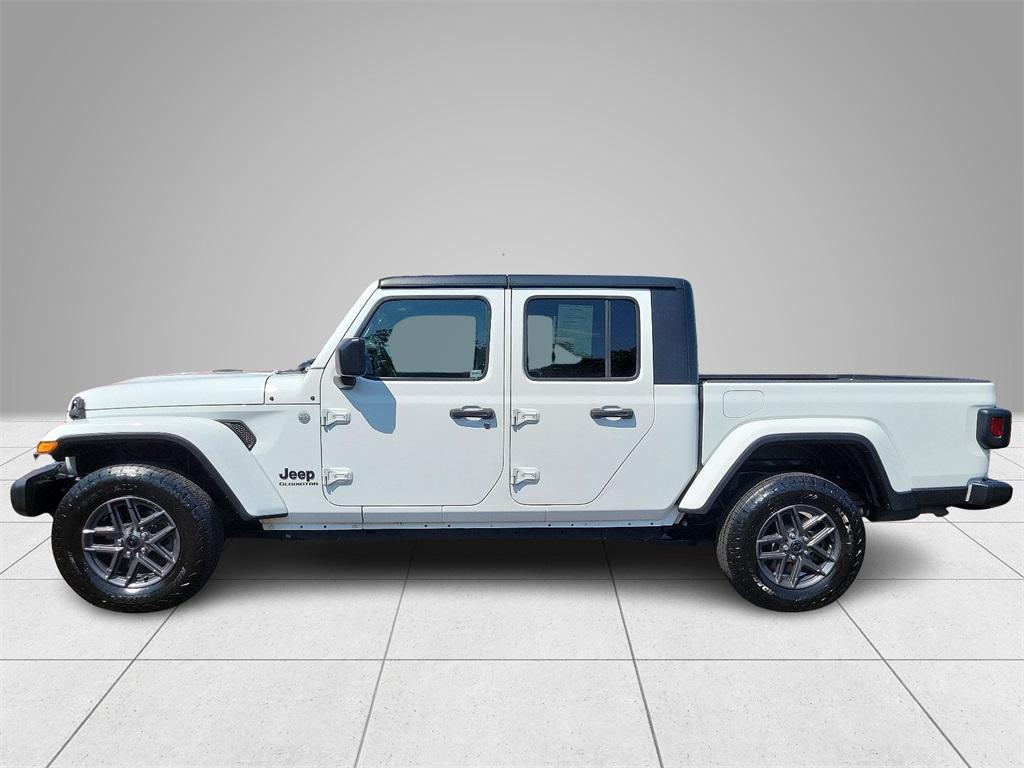 used 2021 Jeep Gladiator car, priced at $30,677