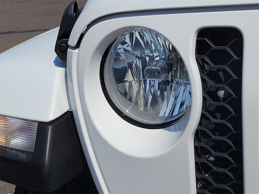 used 2021 Jeep Gladiator car, priced at $30,677