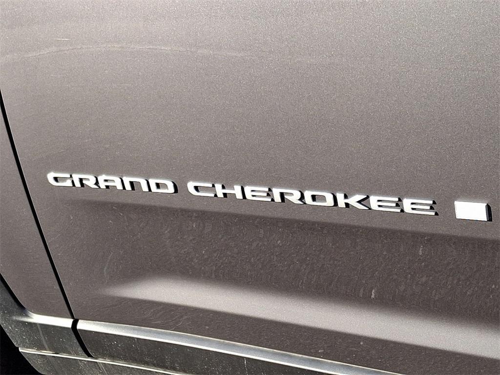 new 2024 Jeep Grand Cherokee car, priced at $35,221