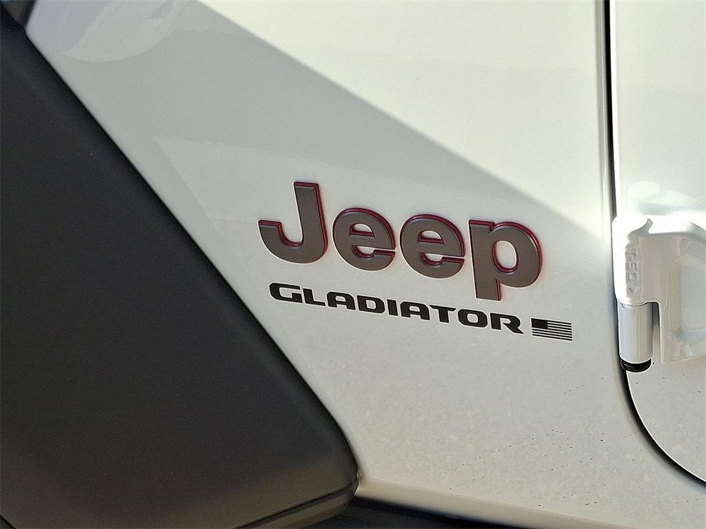 new 2025 Jeep Gladiator car, priced at $46,894