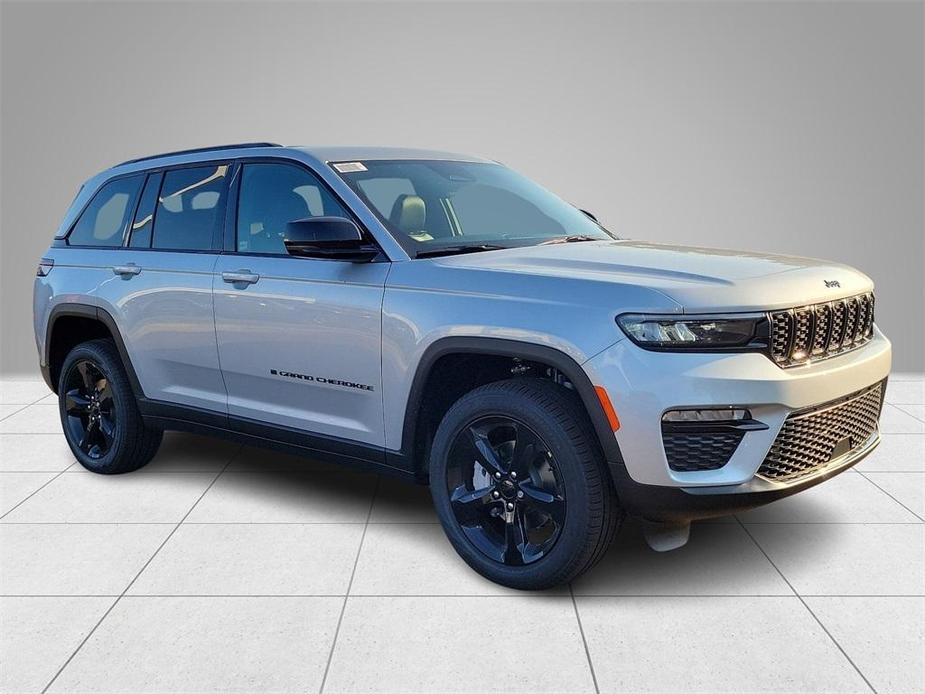 new 2024 Jeep Grand Cherokee car, priced at $46,338