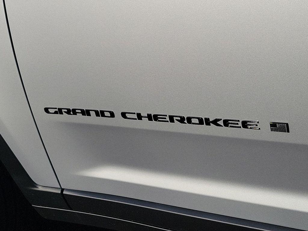 new 2024 Jeep Grand Cherokee car, priced at $43,338