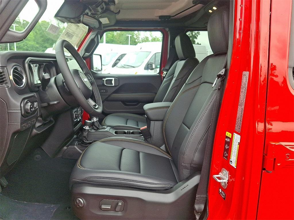 new 2025 Jeep Gladiator car, priced at $45,334