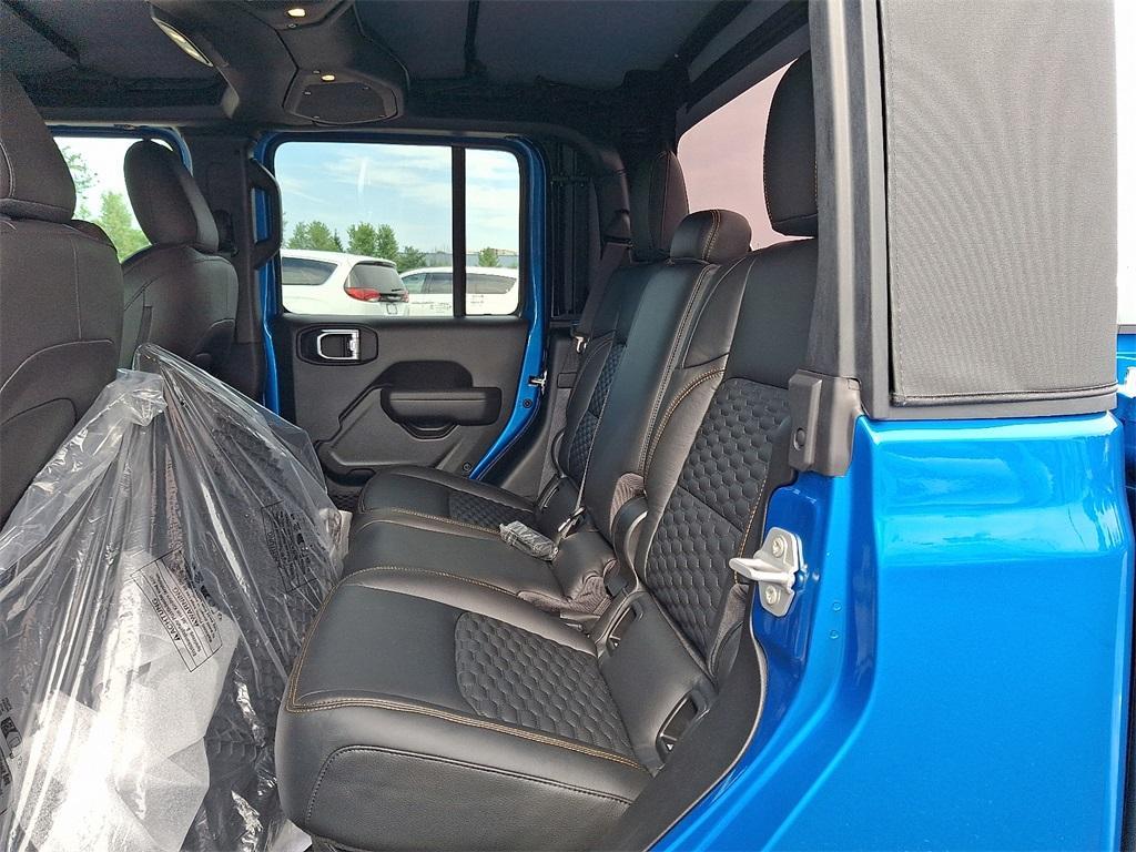 new 2025 Jeep Gladiator car, priced at $51,403