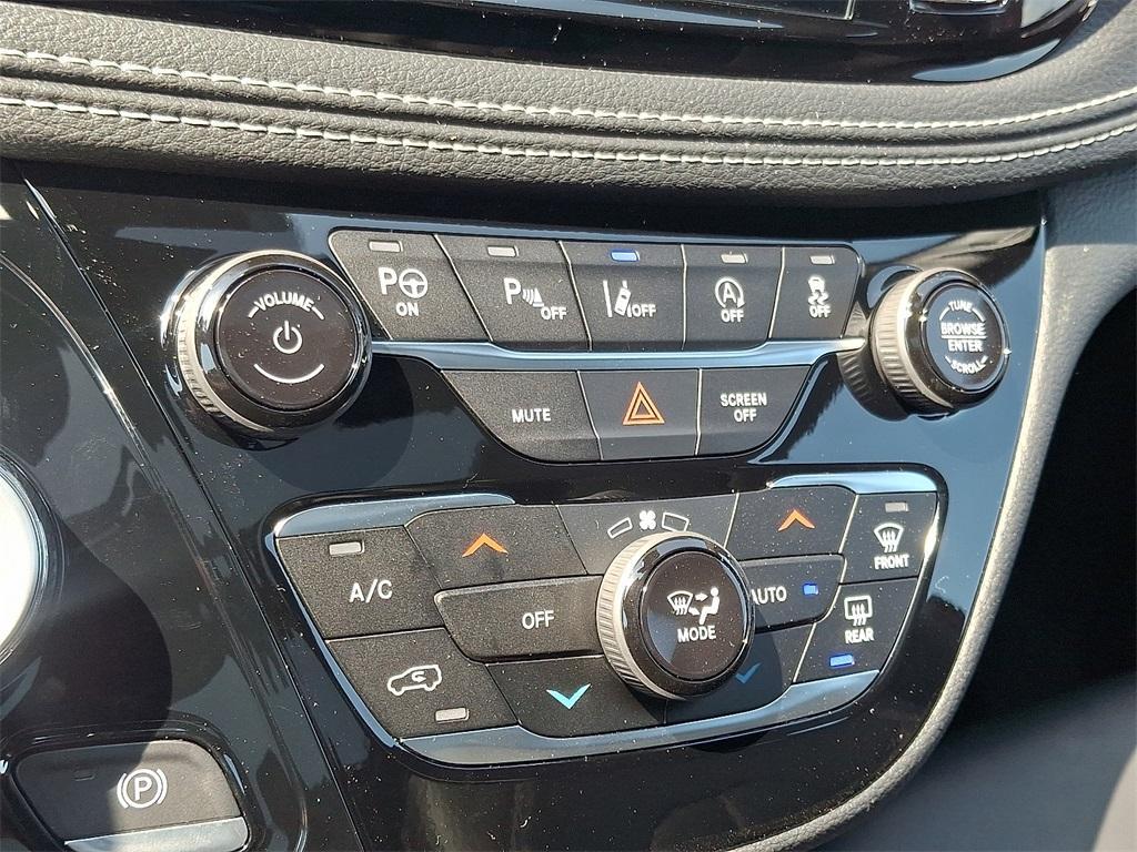 new 2025 Chrysler Pacifica car, priced at $48,143