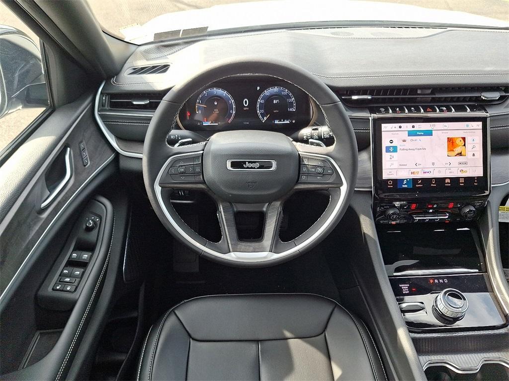 new 2025 Jeep Grand Cherokee car, priced at $50,877
