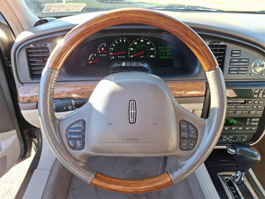 used 2000 Lincoln Continental car, priced at $5,999