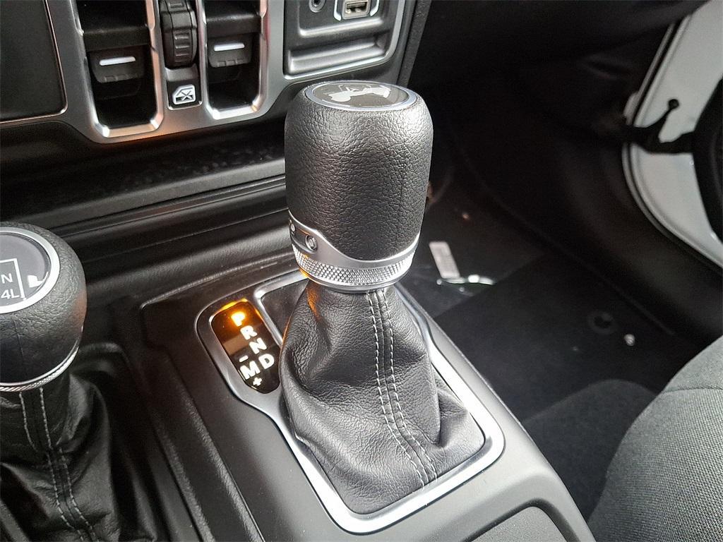 new 2025 Jeep Wrangler car