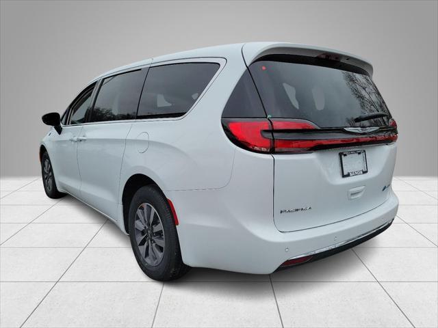 new 2024 Chrysler Pacifica Hybrid car, priced at $48,567