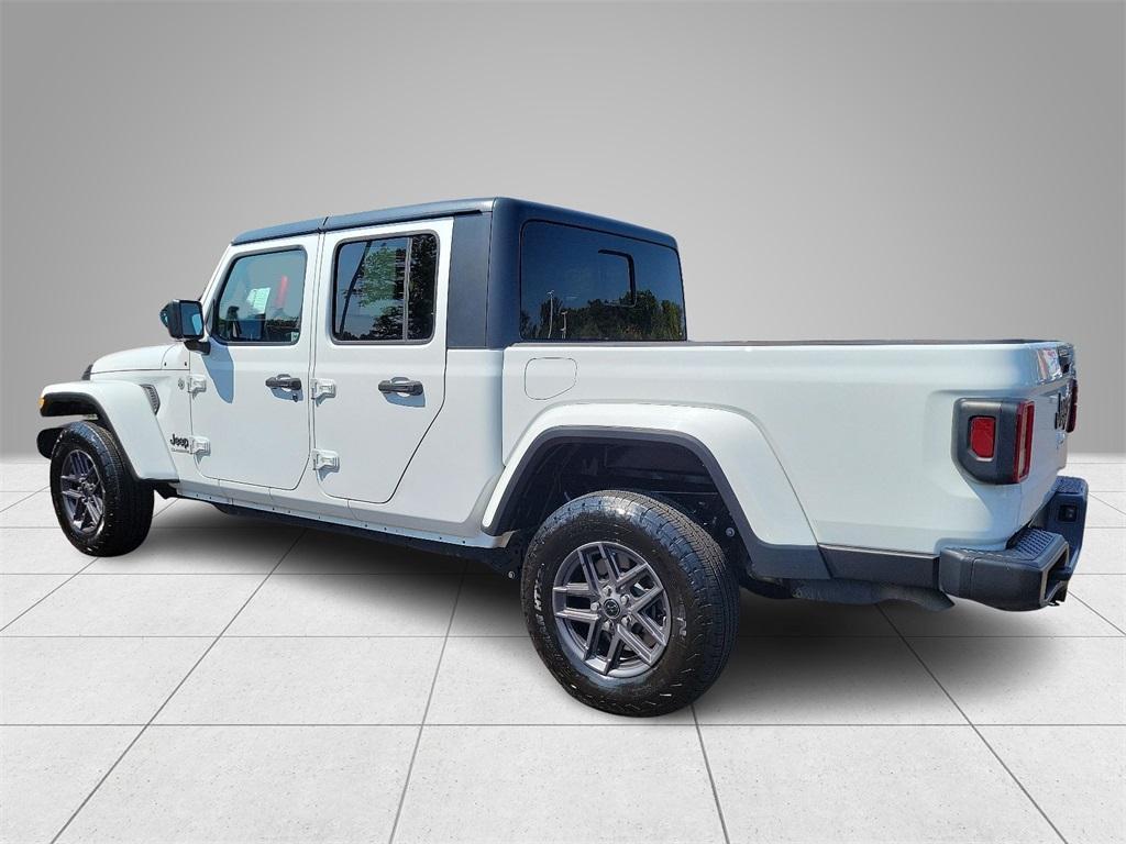 used 2021 Jeep Gladiator car, priced at $31,328