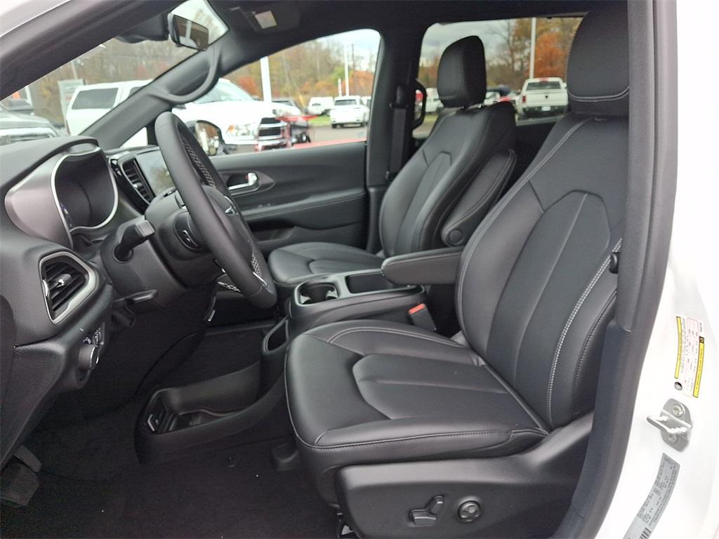 new 2026 Chrysler Voyager car