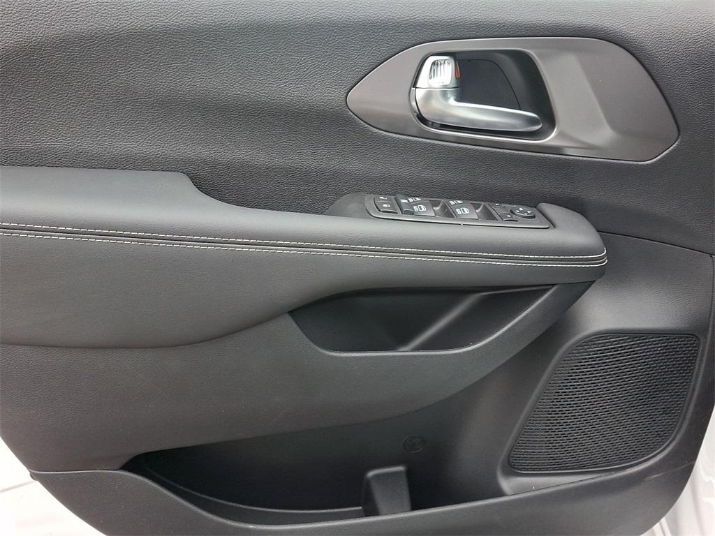 new 2026 Chrysler Voyager car