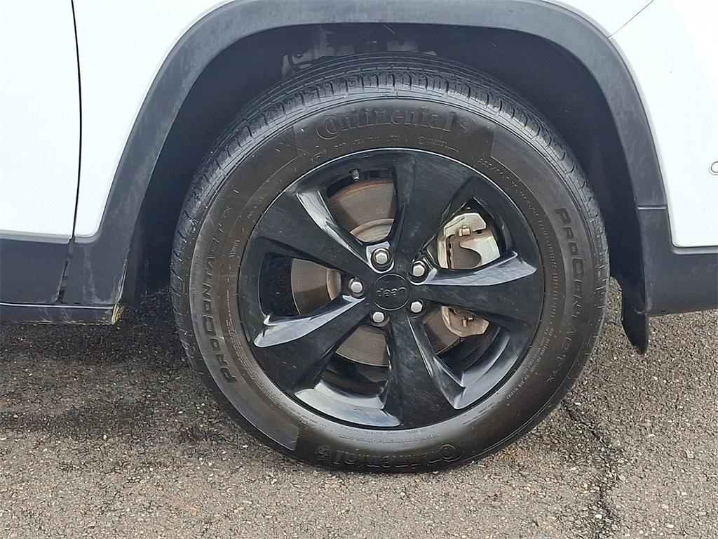 used 2023 Jeep Cherokee car, priced at $24,883