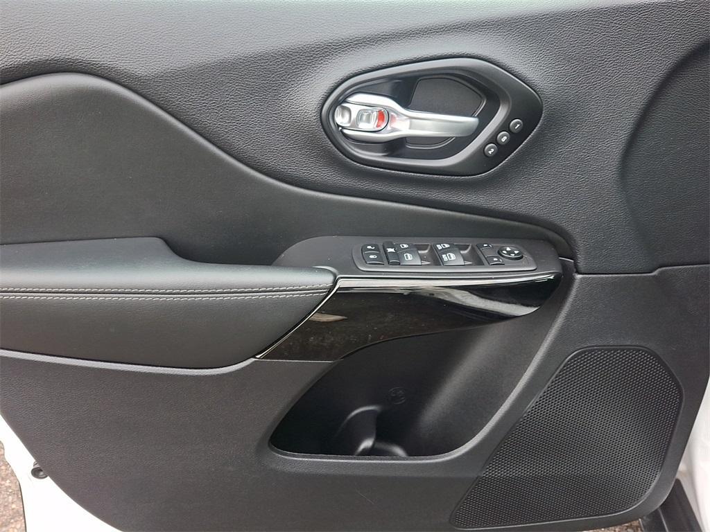 used 2023 Jeep Cherokee car, priced at $24,883