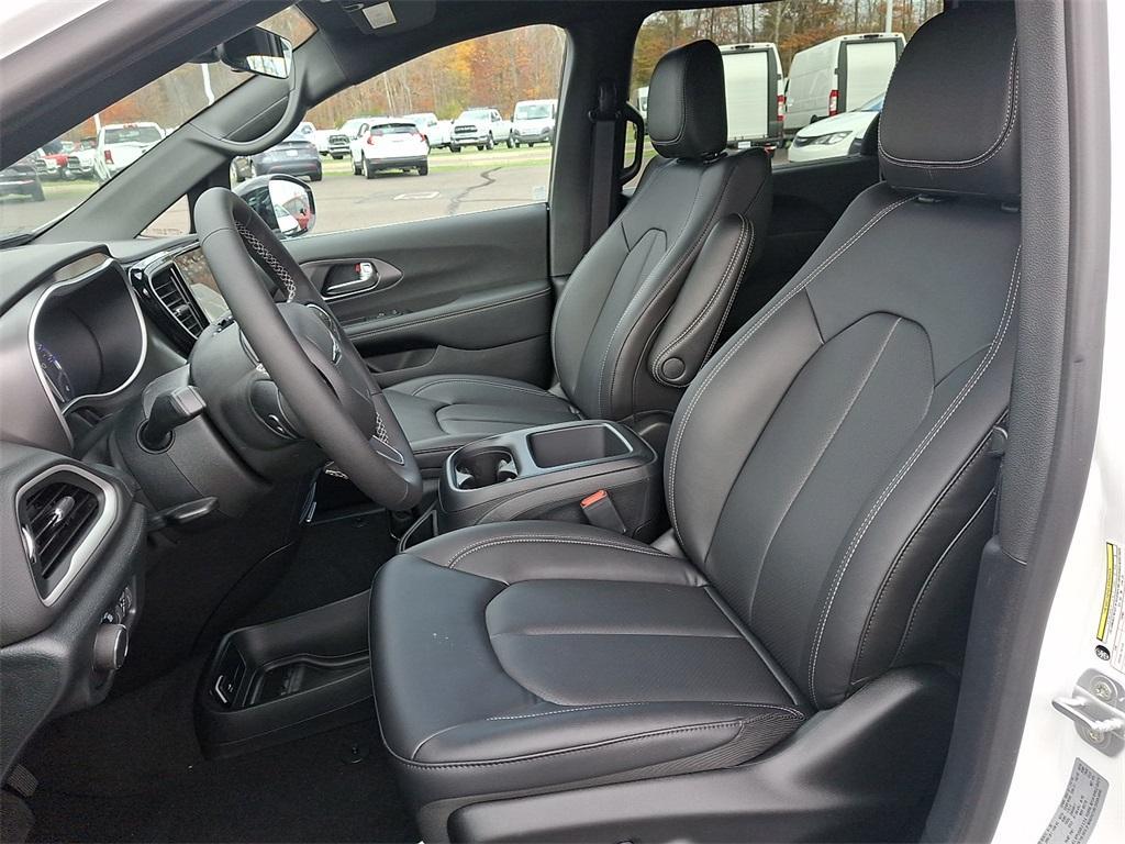 new 2026 Chrysler Voyager car