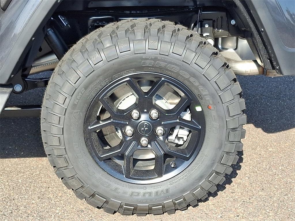 new 2025 Jeep Gladiator car, priced at $48,157